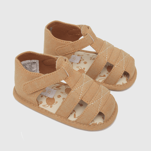 Sandalia de niño cerrada beige (14 a 18)