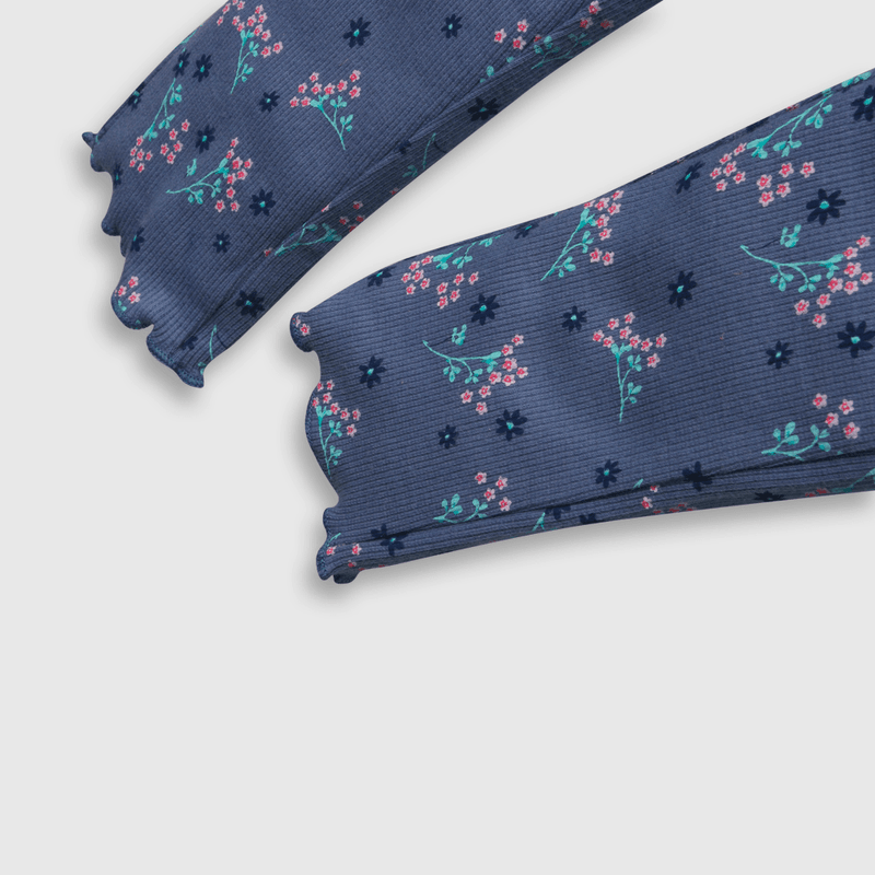 Pata de niña con mini flores azul (3 meses a 3 años)