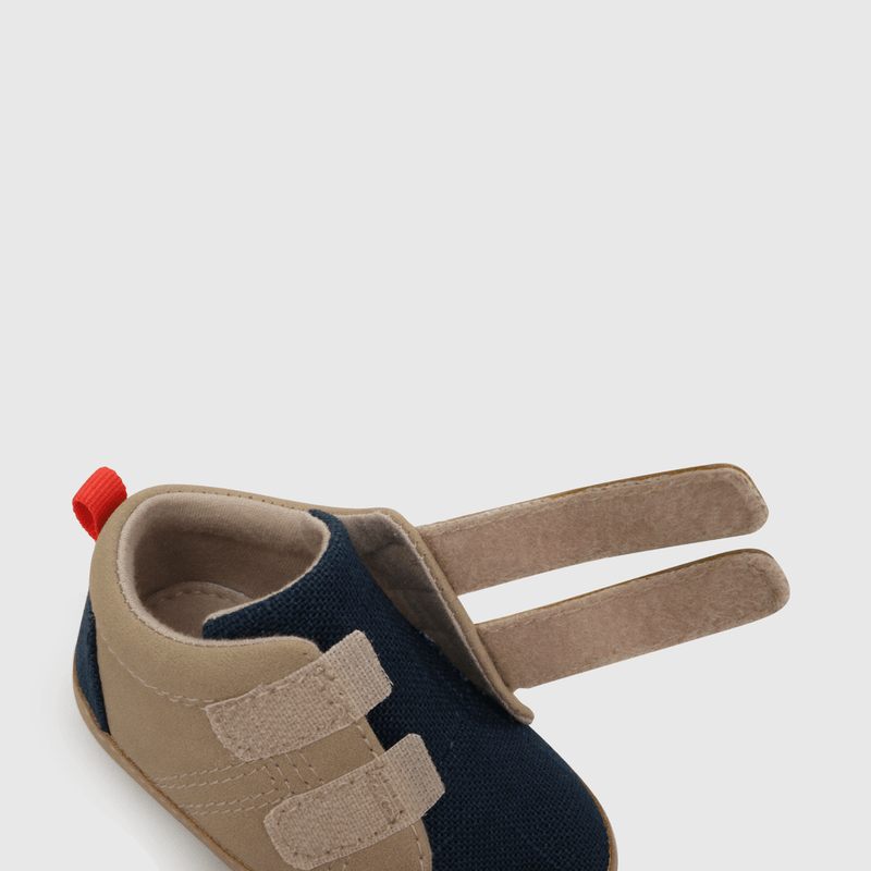 Zapato de niño dos velcros beige (14 a 18)