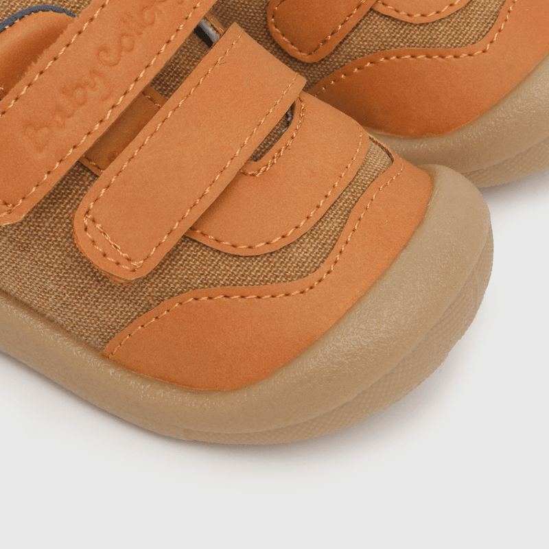 Zapato de niño velcros café (17 a 20)