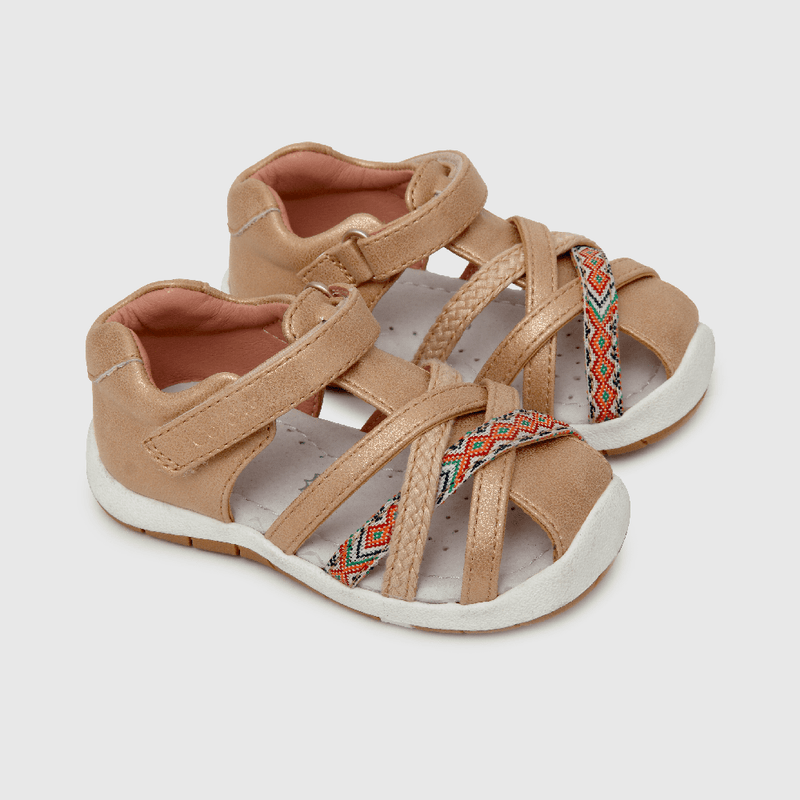 Sandalia de niña con velcro café (18 a 21)