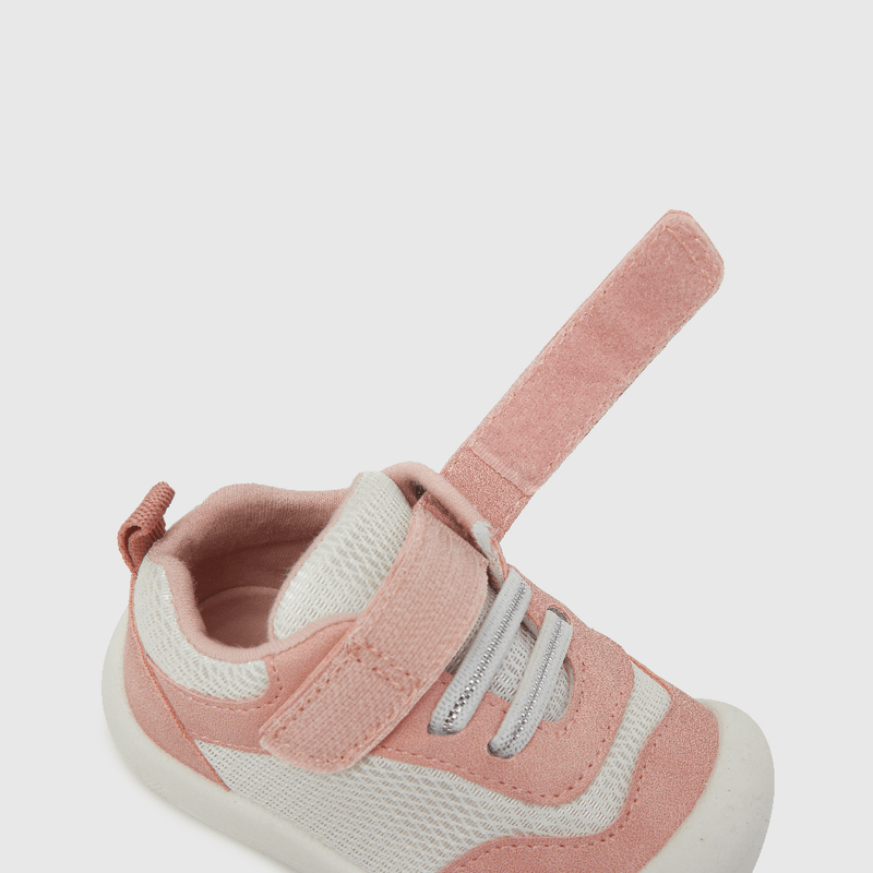 Zapatilla deportiva de niña con velcro elastico blanco (17 a 20)