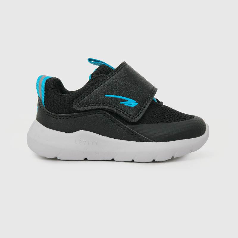Zapatilla deportiva de niño caña baja celeste (21 a 27)
