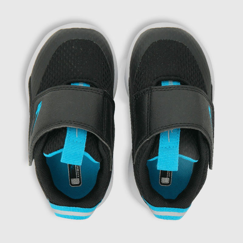 Zapatilla deportiva de niño caña baja celeste (21 a 27)