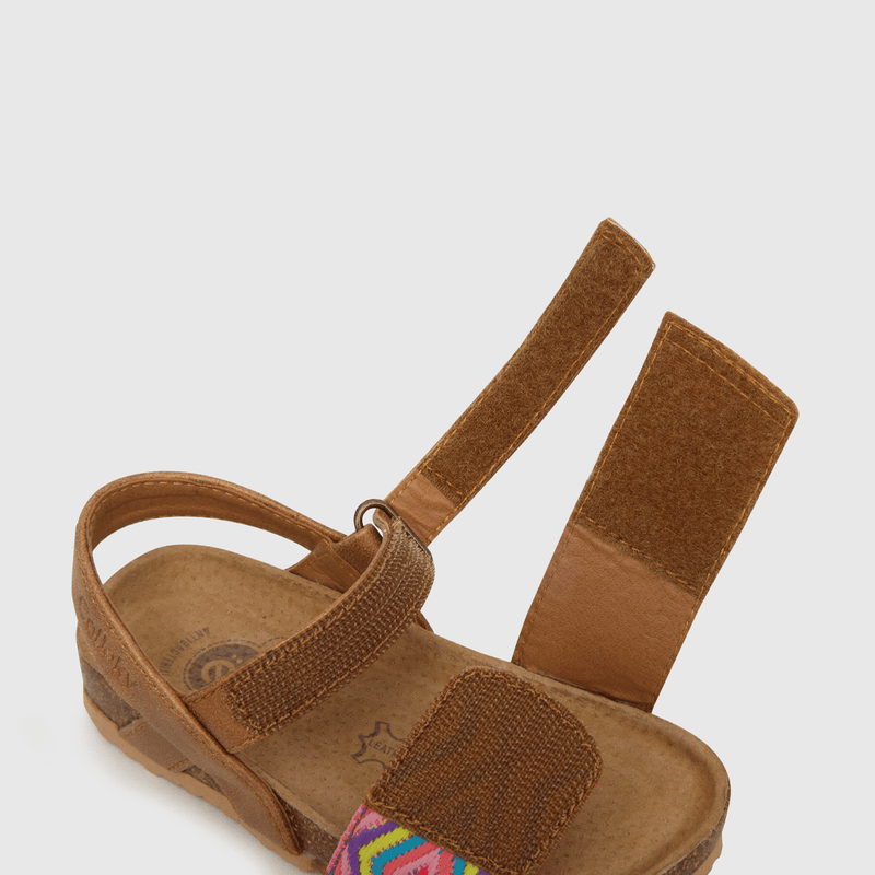 Sandalia de niña dos velcros etnica café (21 a 27)