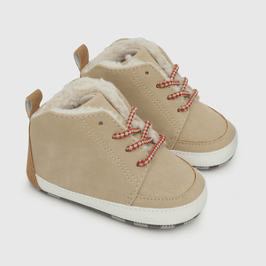 Botin para niño clásico cordones beige (14 a 18)