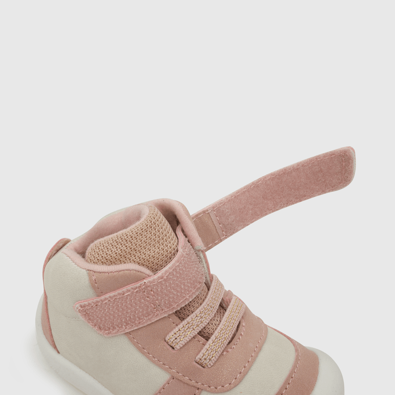 Zapatilla para niña blanca niña con toques de color, velcro elástico caña media blanca (17 a 20)