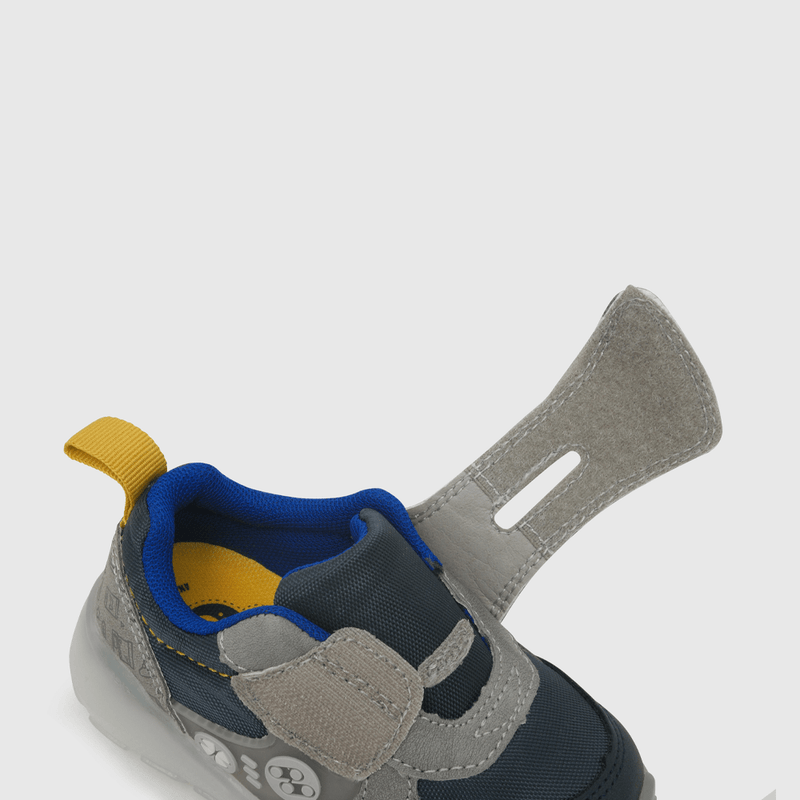 Zapatilla para niño de niño luces velcro caña baja gris (21 a 27)