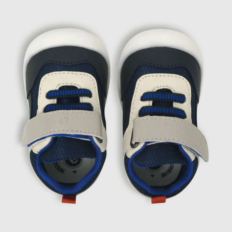 Zapatilla para niño multicolor velcro elastico azul (17 a 20)