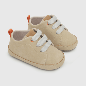 Zapato para niño clasico cordones beige (14 a 18)