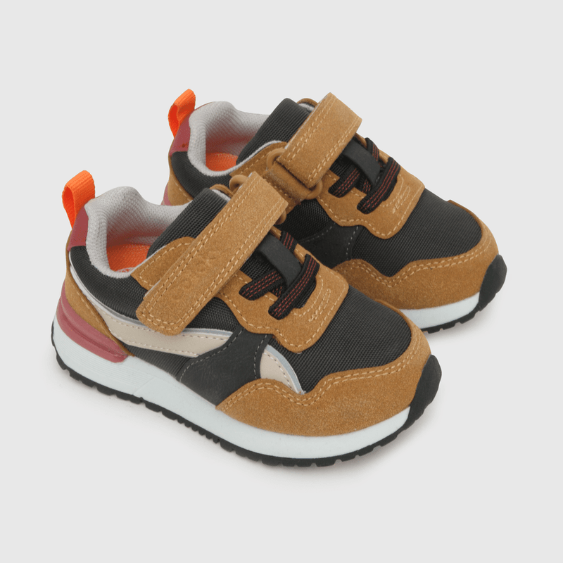 Zapatilla para niño velcro elástico jogging cafe (21 a 27)
