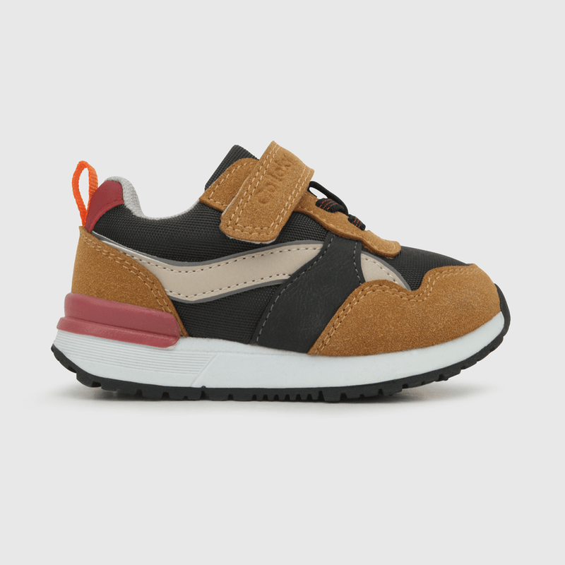 Zapatilla para niño velcro elástico jogging cafe (21 a 27)