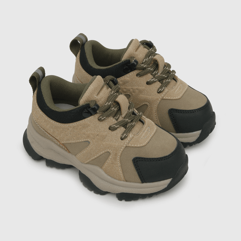 Zapatilla para niño, cordones, suela dentada cafe (21 a 27)