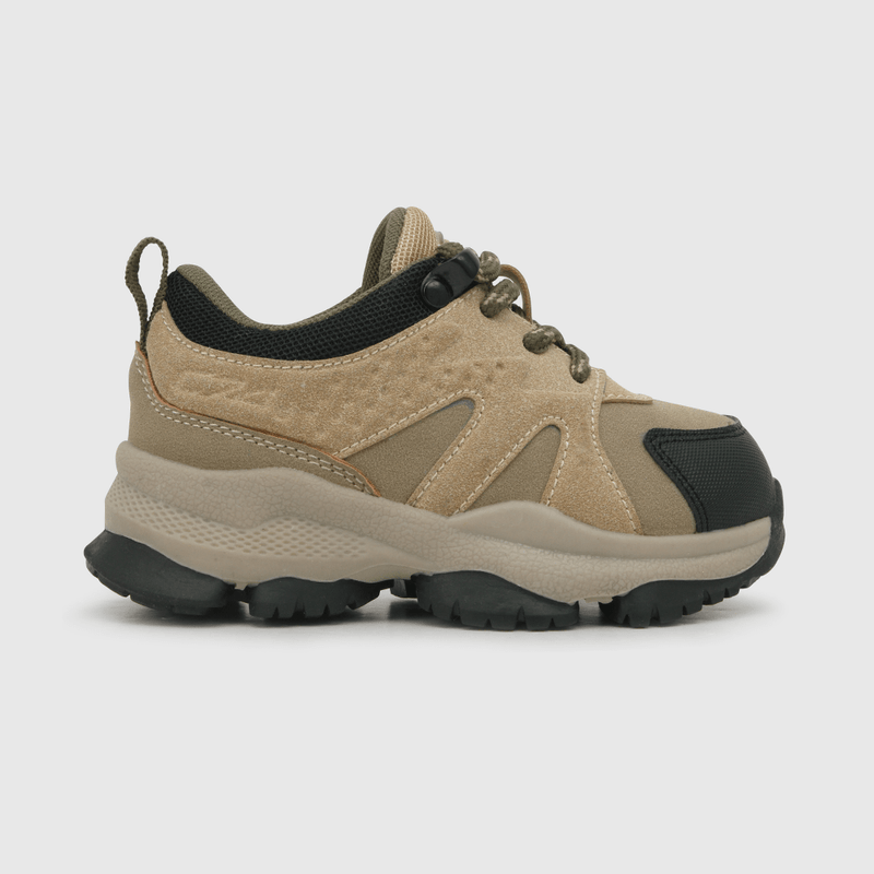 Zapatilla para niño, cordones, suela dentada cafe (21 a 27)