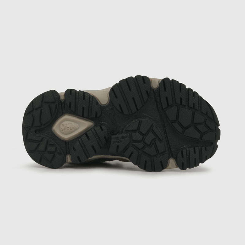 Zapatilla para niño, cordones, suela dentada cafe (21 a 27)