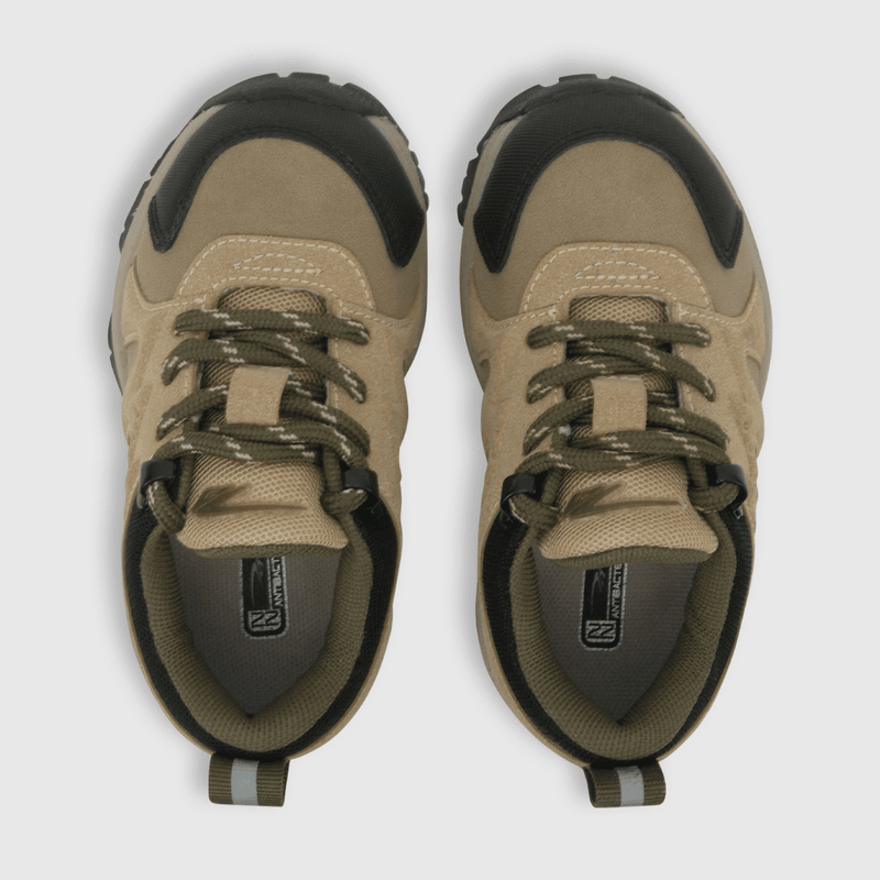 Zapatilla para niño, cordones, suela dentada cafe (21 a 27)