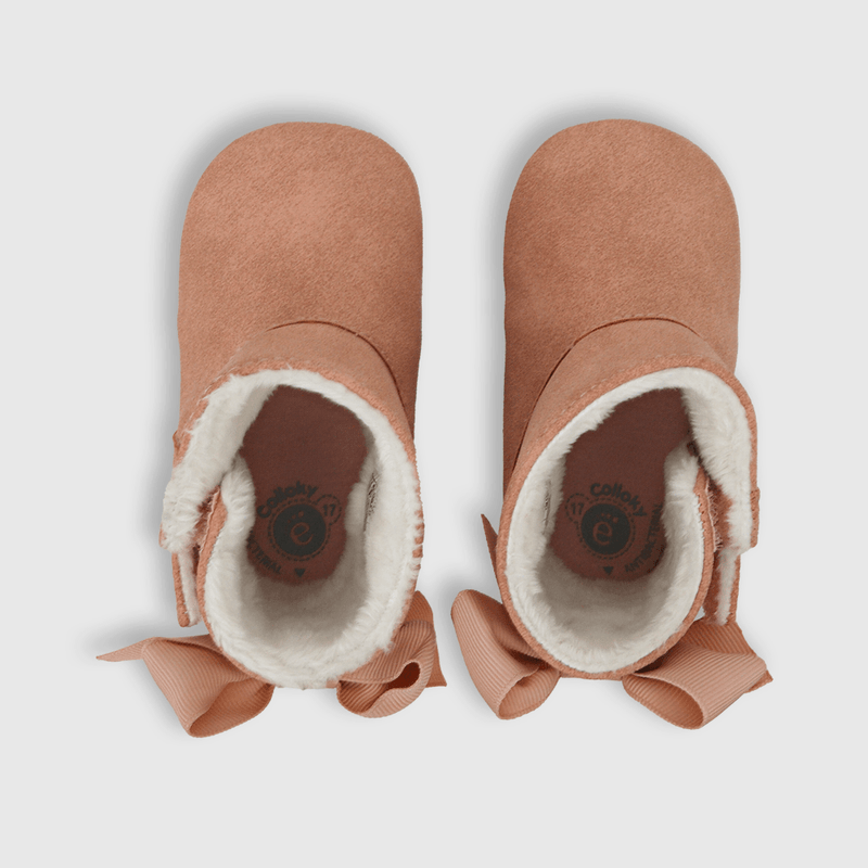 Bota para niña con aplicación de cinta, estrellas y velcro de caña alta rosada (14 a 18)