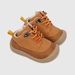 Botin para niño clasico cordon cafe (17 a 20)