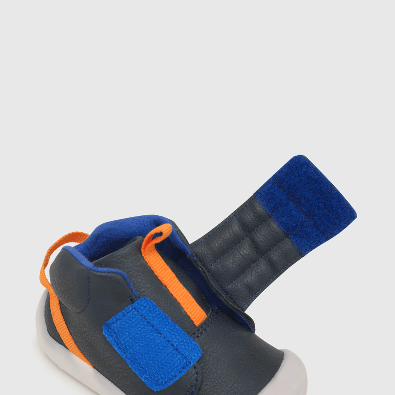 Botin para niño futurista velcro azul (17 a 20)