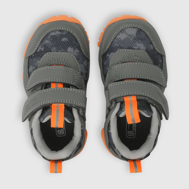 Zapatilla de niño outdoor estampada gray / gris (21 a 27)
