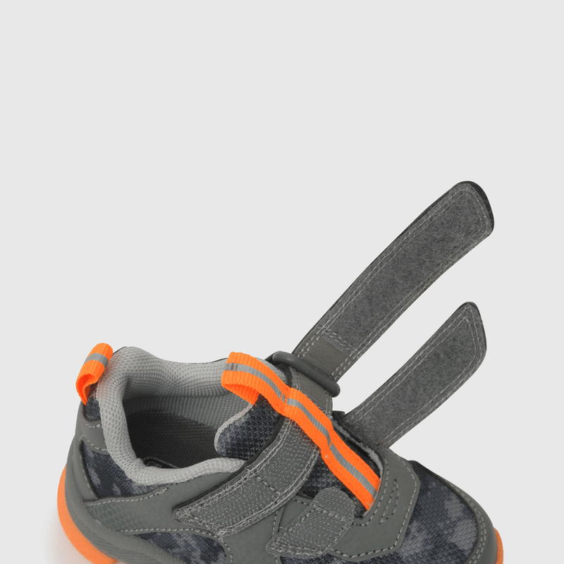 Zapatilla de niño outdoor estampada gray / gris (21 a 27)