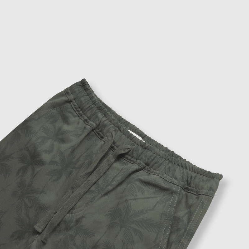 Bermuda de niño liviana verde militar (2 a 12 años)