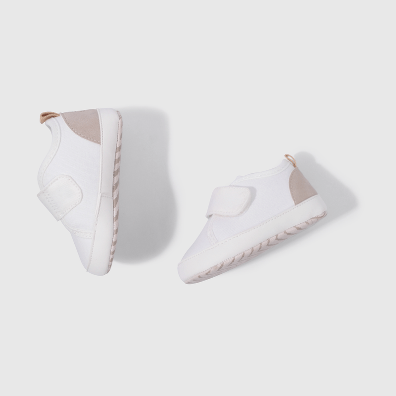 Zapatilla Urbana Blanca de Bebé