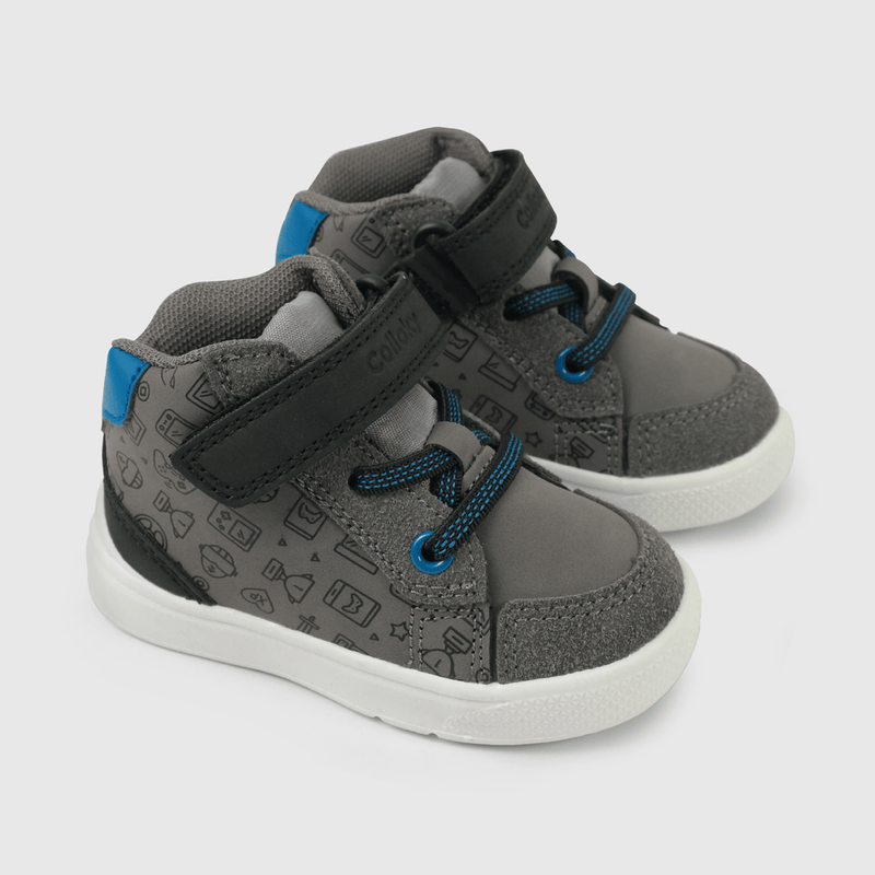 Zapatilla Negra de Niño