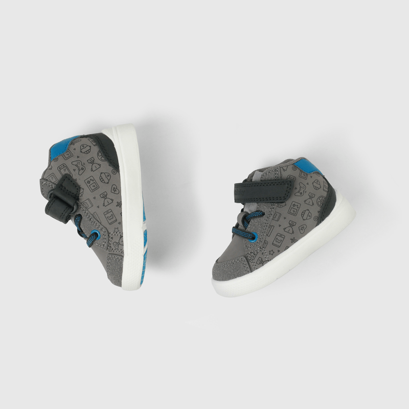 Zapatilla Negra de Niño