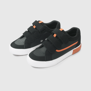 Zapatilla Negra de Niño