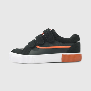 Zapatilla Negra de Niño