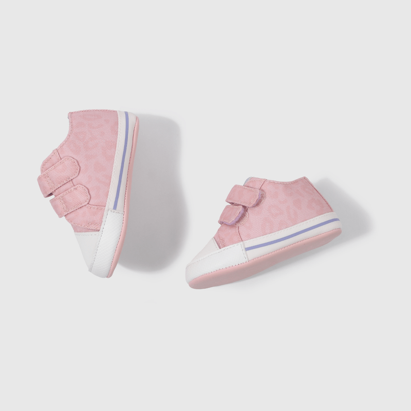Zapatilla Rosada de Niña