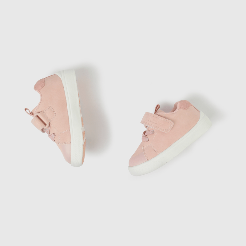 Zapatilla Rosada de Niña