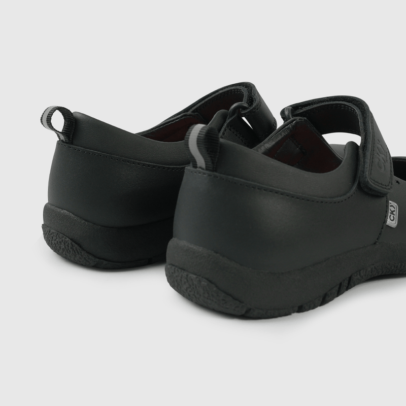 Reina Escolar Negra de Cuero con Velcro