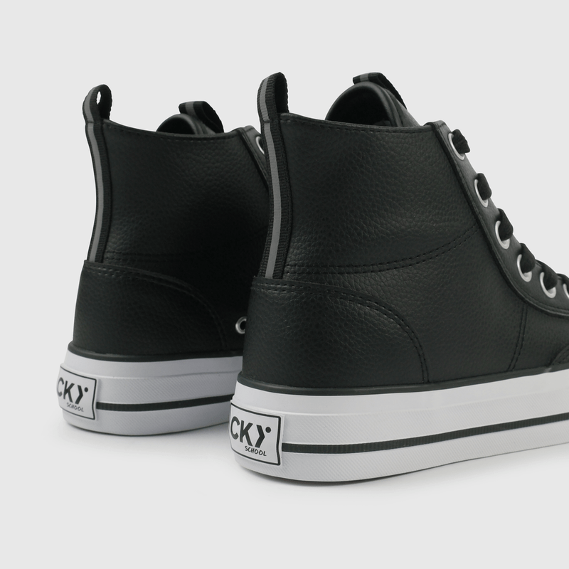 Zapatilla Negra con Plataforma y Caña Alta