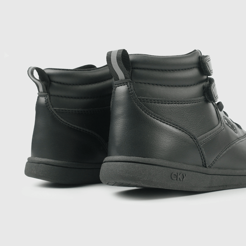 Zapatilla Escolar Negra Caña Alta con Velcro Niña