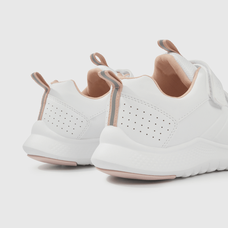 Zapatilla Escolar Blanca con Velcro y Detalles Rosados