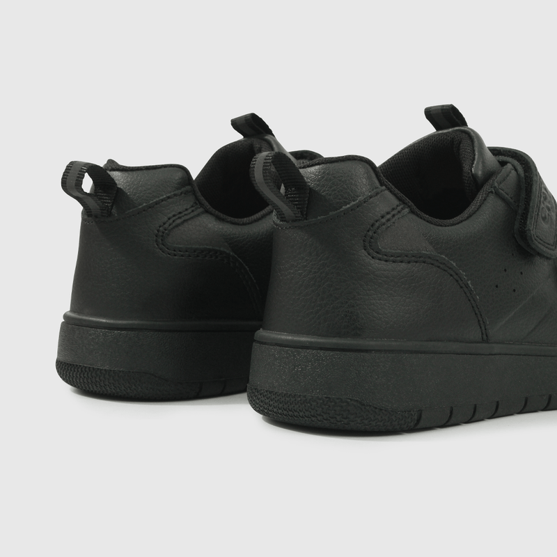 Zapatilla Escolar Negra con Velcro Unisex