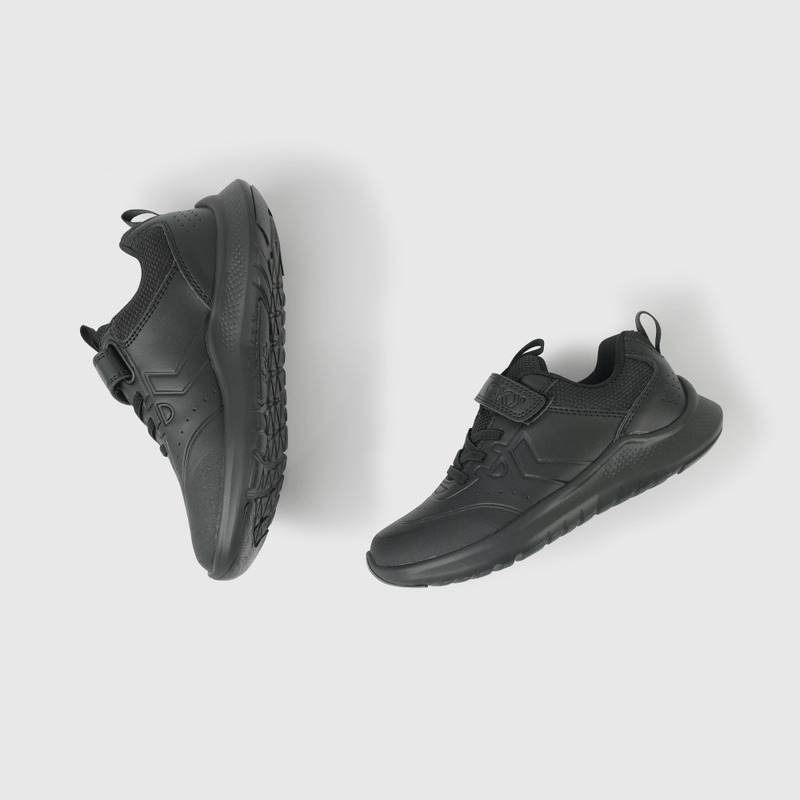 Zapatilla Escolar Negra con Velcro
