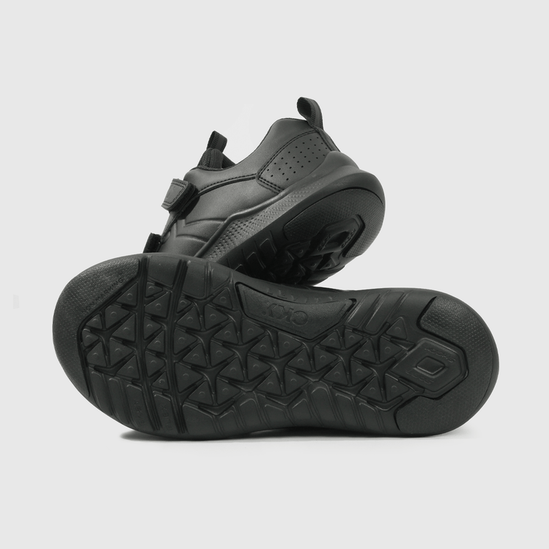 Zapatilla Escolar Negra con Velcro Unisex