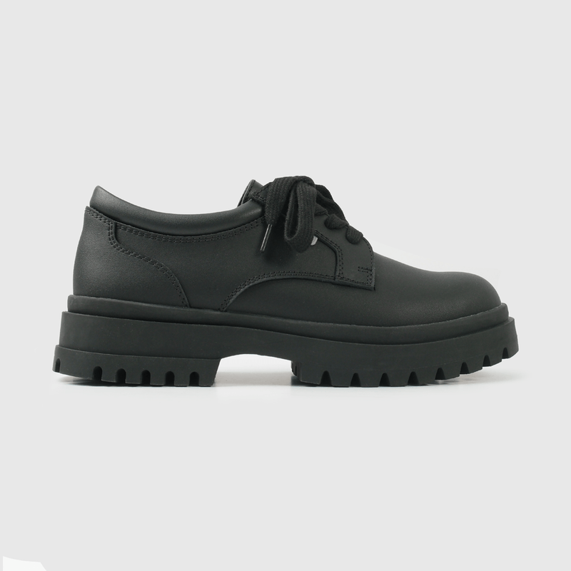 Zapato Escolar Negro de Cuero con Plataforma y Cordones Niña