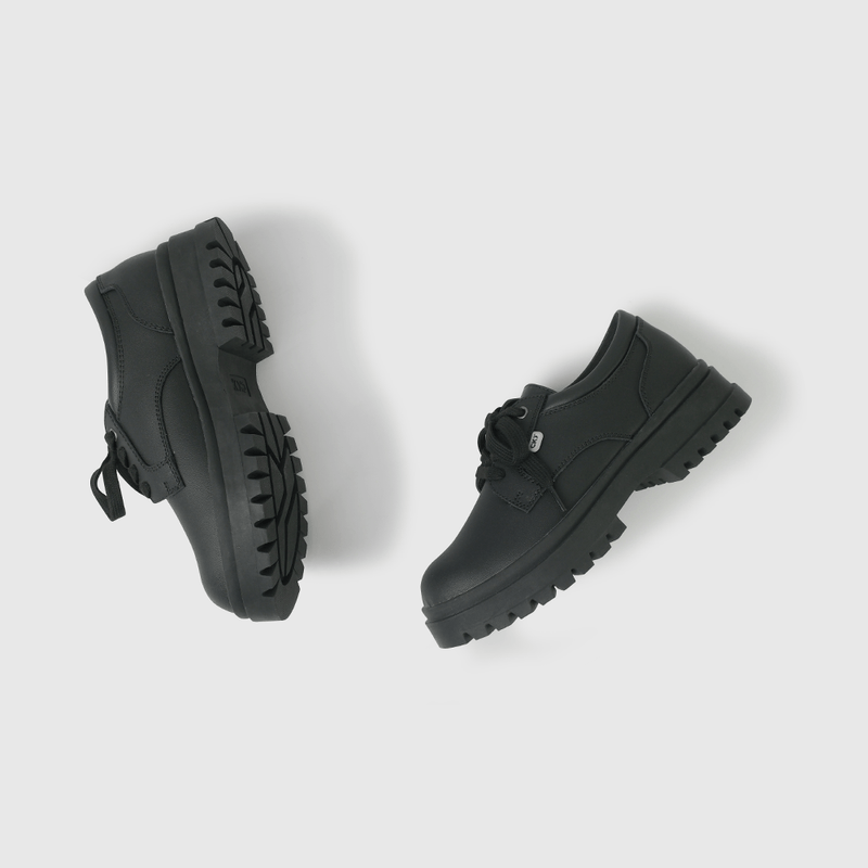 Zapato Escolar Negro de Cuero con Plataforma y Cordones