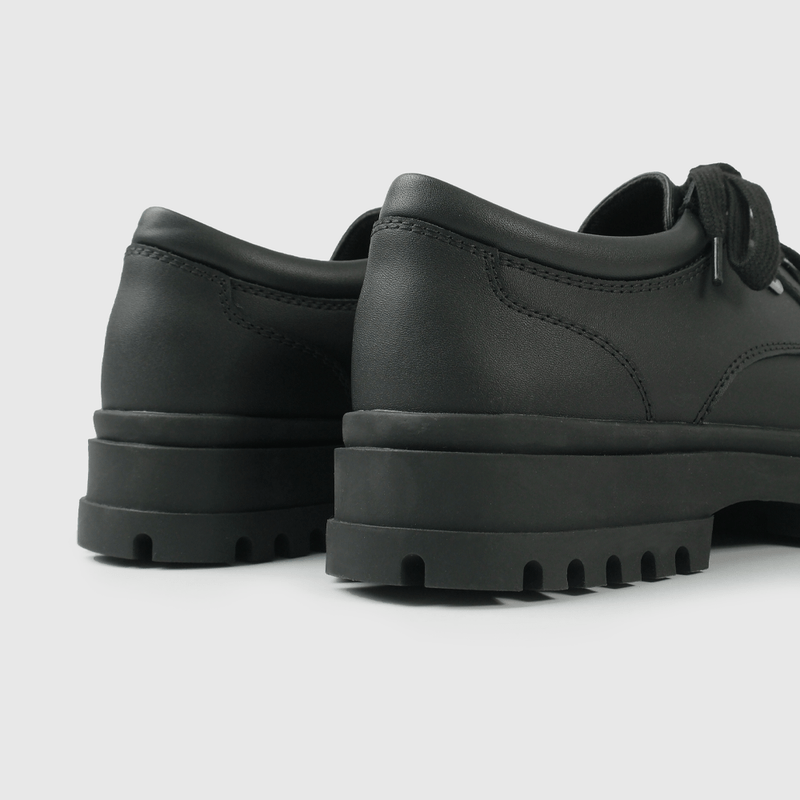 Zapato Escolar Negro de Cuero con Plataforma y Cordones