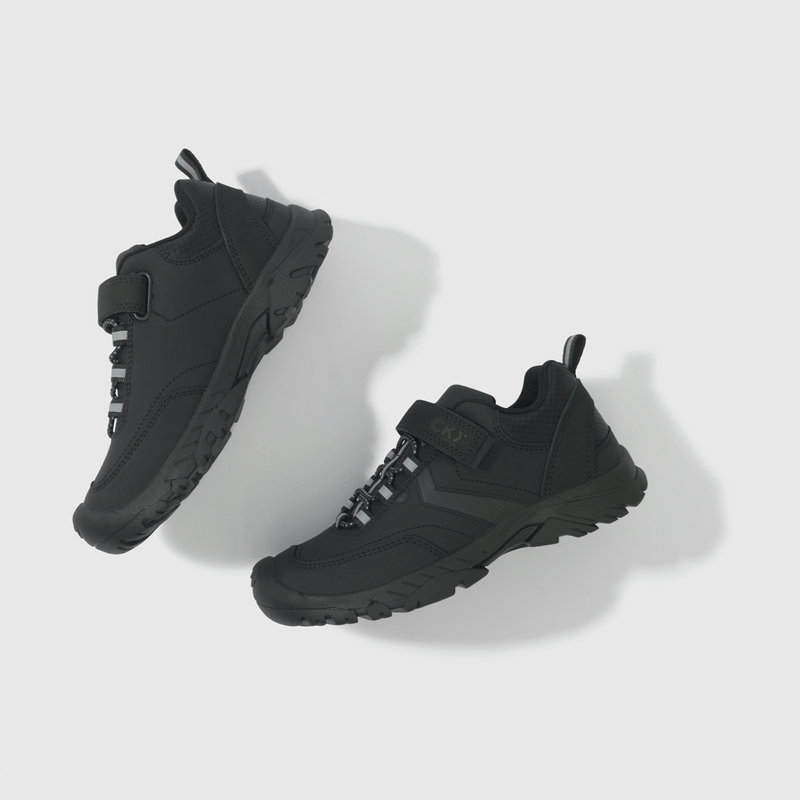 Zapato Escolar Negro con Velcro