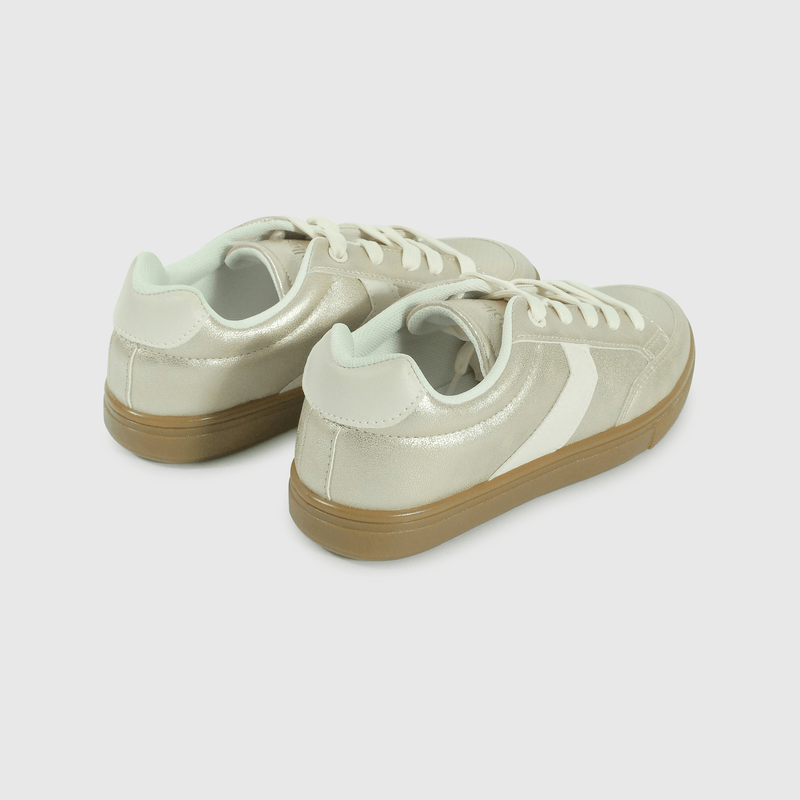 Zapatilla Lifestyle Dorada de Niña