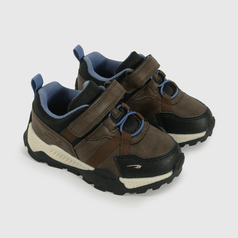 Zapatilla Caminante Outdoor de Niño Café Caña baja Velcro y Cordón
