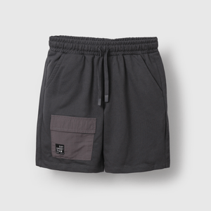 Bermuda moderna y cómoda para niños en negro
