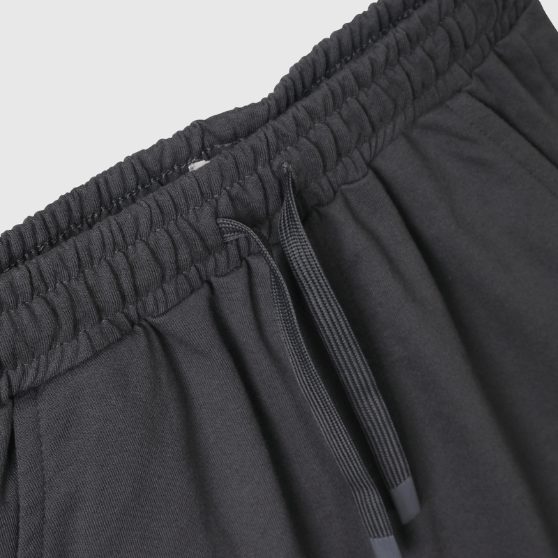 Bermuda moderna y cómoda para niños en negro