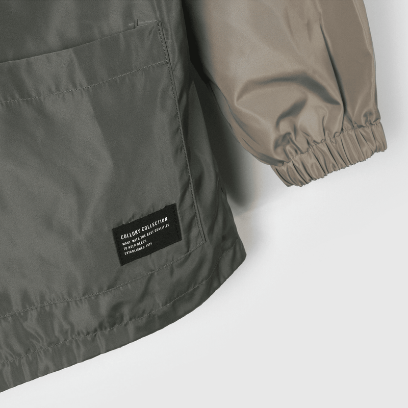 Chaqueta corta viento café para niños, estilo y protección