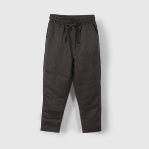 Pantalón negro para niños, estilo y comodidad